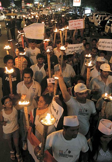 जनसंसद की जीत का जश्‍न | मैं भी अन्‍ना, तू भी अन्‍ना...