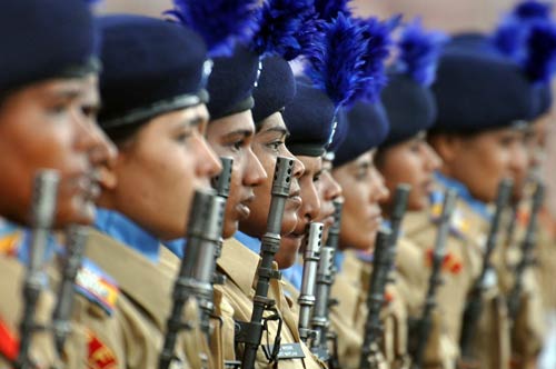 सीआरपीएफ के दस्ते में 620 महिला कांस्टेबल शामिल