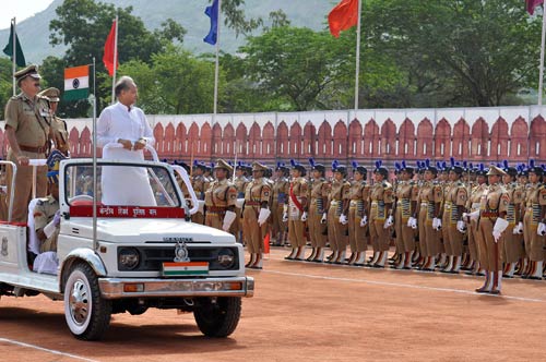 सीआरपीएफ के दस्ते में 620 महिला कांस्टेबल शामिल