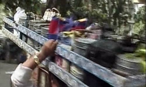 अन्‍ना के समर्थन में मुंबई के डिब्‍बावाले | आपकी भेजी तस्‍वीरें