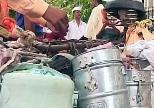 अन्‍ना के समर्थन में मुंबई के डिब्‍बावाले | आपकी भेजी तस्‍वीरें