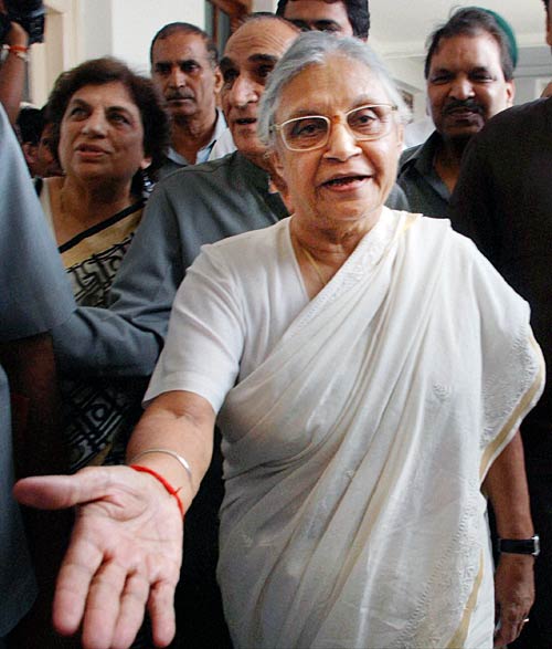 29 अगस्‍त 2011: तस्‍वीरों में देखें दिनभर की बड़ी खबरें  | पढ़ें