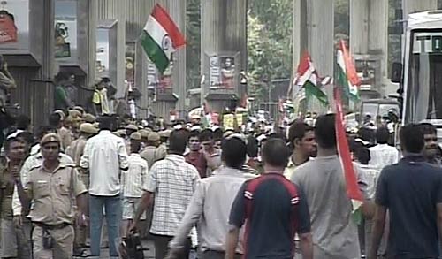 दिल्‍ली में तेज हुई आंदोलन की आंधी | उमड़ा जनसैलाब