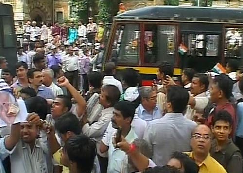 दिल्‍ली में तेज हुई आंदोलन की आंधी | उमड़ा जनसैलाब