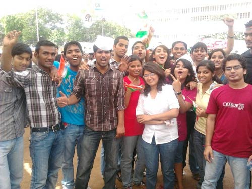 20 अगस्‍त 2011: लोगों ने आजतक को भेजी तस्‍वीरें | आपकी तस्‍वीरें