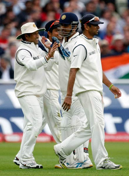 कुक ने टीम इंडिया को बैकफुट पर धकेला