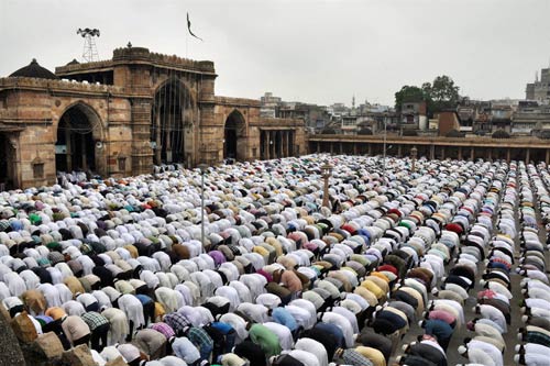 देश भर में हर्षोल्लास से मनाई गई ईद  | ईद की रौनक