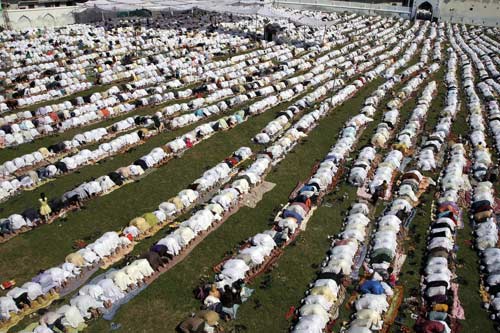 देश भर में हर्षोल्लास से मनाई गई ईद  | ईद की रौनक