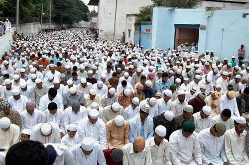 देश भर में हर्षोल्लास से मनाई गई ईद  | ईद की रौनक