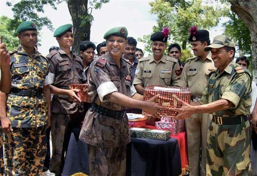 देश भर में हर्षोल्लास से मनाई गई ईद  | ईद की रौनक