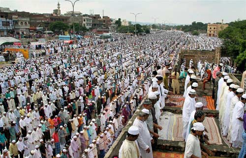 देश भर में हर्षोल्लास से मनाई गई ईद  | ईद की रौनक