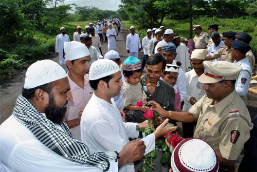 देश भर में हर्षोल्लास से मनाई गई ईद  | ईद की रौनक