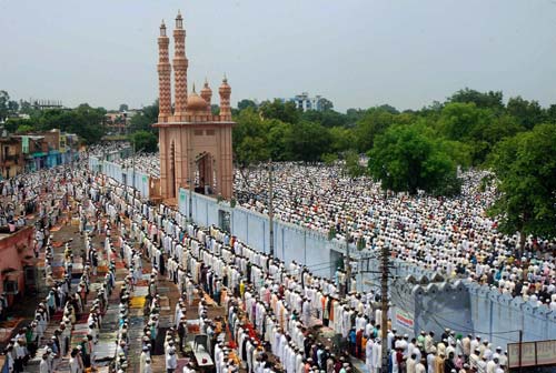 देश भर में हर्षोल्लास से मनाई गई ईद  | ईद की रौनक
