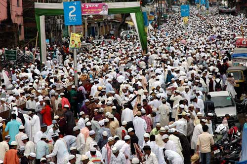 देश भर में हर्षोल्लास से मनाई गई ईद  | ईद की रौनक