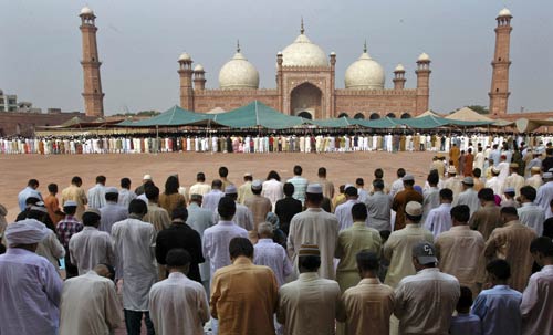 देश भर में हर्षोल्लास से मनाई गई ईद  | ईद की रौनक