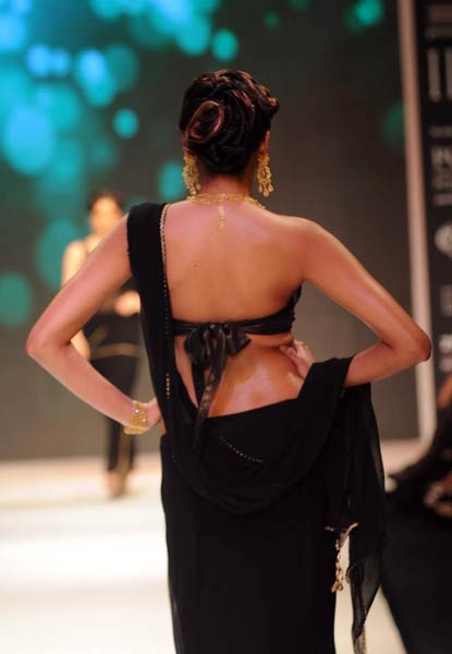 परी कथाओं से कम नहीं ग्‍लैमर की दुनिया