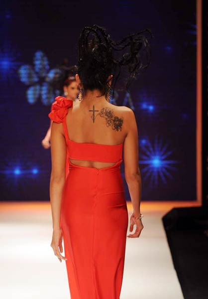 परी कथाओं से कम नहीं ग्‍लैमर की दुनिया