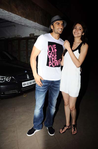 जानें बॉलीवुड में कौन हैं किसका दोस्‍त...। बॉलीवुड हसीनाएं