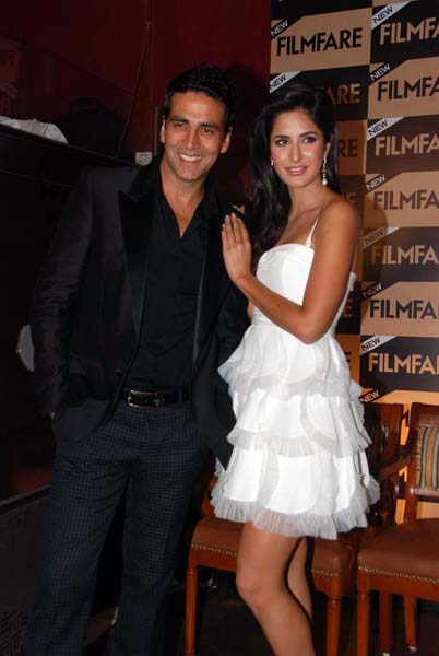 जानें बॉलीवुड में कौन हैं किसका दोस्‍त...। बॉलीवुड हसीनाएं