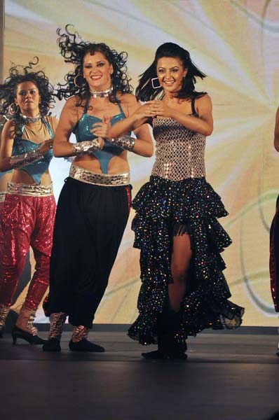 सितारों से रोशन 'गीतांजलि नाइट' | एचडीआईएल फैशन वीक