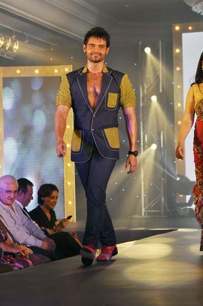 सितारों से रोशन 'गीतांजलि नाइट' | एचडीआईएल फैशन वीक