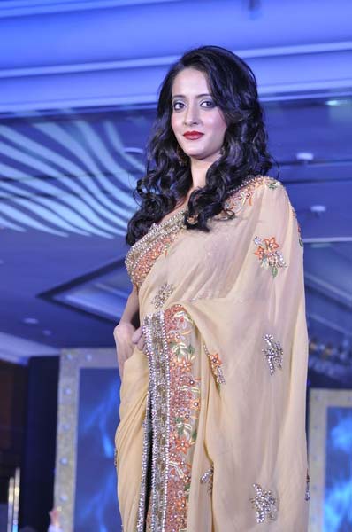 सितारों से रोशन 'गीतांजलि नाइट' | एचडीआईएल फैशन वीक