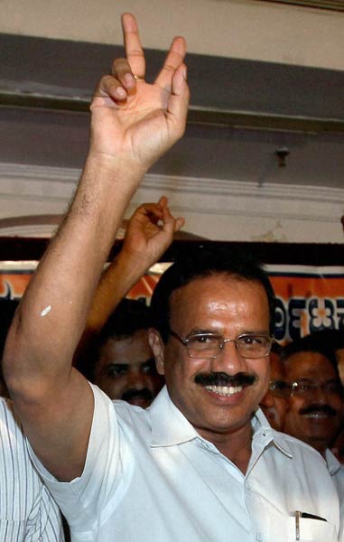 03 अगस्त 2011: तस्वीरों में देखें दिनभर की बड़ी खबरें  | पढ़ें