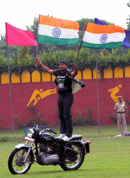 देशभर में मनाया गया स्वतंत्रता दिवस  |  लालकिले पर फहराया गया तिरंगा