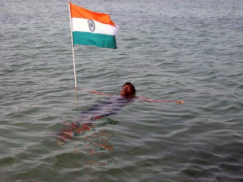 देशभर में मनाया गया स्वतंत्रता दिवस  |  लालकिले पर फहराया गया तिरंगा