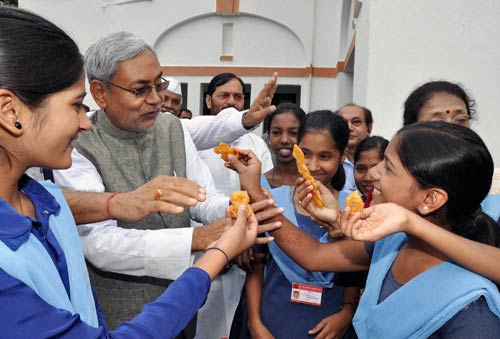 देशभर में मनाया गया स्वतंत्रता दिवस  |  लालकिले पर फहराया गया तिरंगा