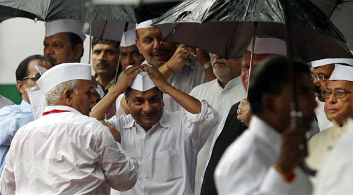 देशभर में मनाया गया स्वतंत्रता दिवस  |  लालकिले पर फहराया गया तिरंगा