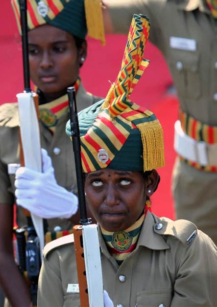 देशभर में मनाया गया स्वतंत्रता दिवस  |  लालकिले पर फहराया गया तिरंगा