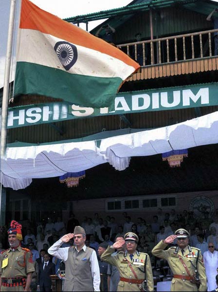 देशभर में मनाया गया स्वतंत्रता दिवस  |  लालकिले पर फहराया गया तिरंगा