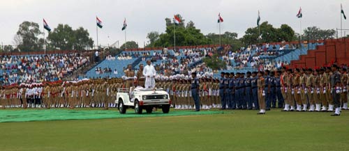 15 अगस्‍त 2011: तस्‍वीरों में देखें दिनभर की खबरें । पढ़ें 