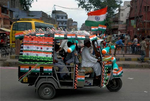 देशभर में मनाया गया स्वतंत्रता दिवस  |  लालकिले पर फहराया गया तिरंगा
