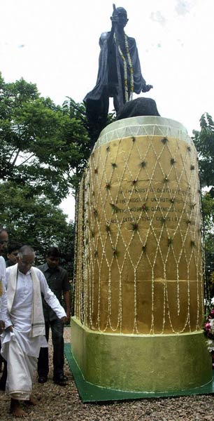 देशभर में मनाया गया स्वतंत्रता दिवस  |  लालकिले पर फहराया गया तिरंगा