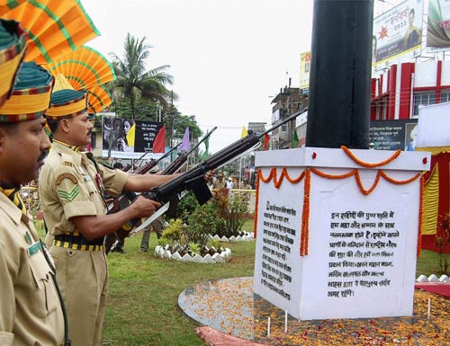 देशभर में मनाया गया स्वतंत्रता दिवस  |  लालकिले पर फहराया गया तिरंगा