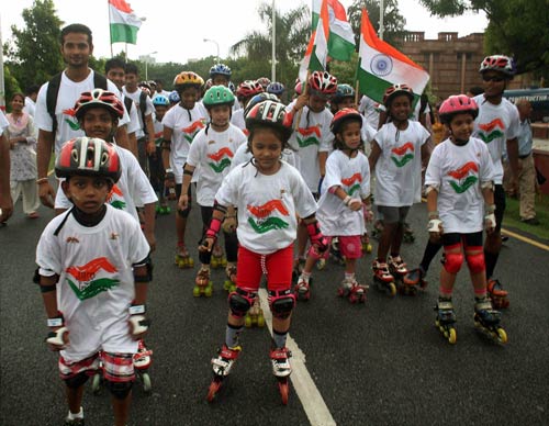 देशभर में मनाया गया स्वतंत्रता दिवस  |  लालकिले पर फहराया गया तिरंगा