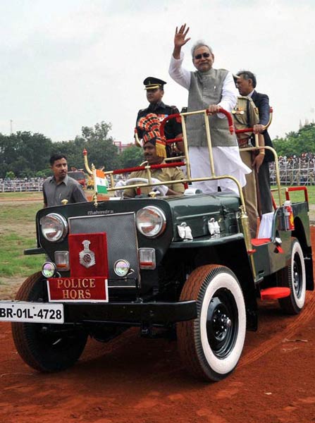 15 अगस्‍त 2011: तस्‍वीरों में देखें दिनभर की खबरें । पढ़ें 