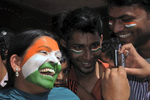 15 अगस्‍त 2011: तस्‍वीरों में देखें दिनभर की खबरें । पढ़ें 