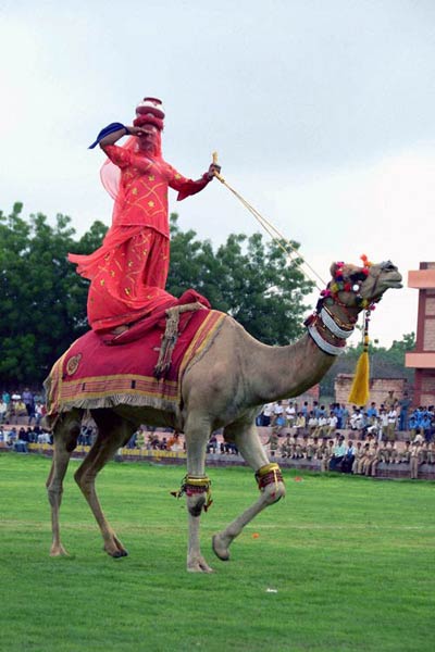 15 अगस्‍त 2011: तस्‍वीरों में देखें दिनभर की खबरें । पढ़ें 