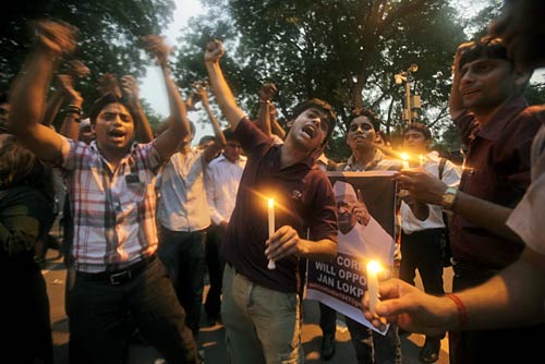 दिल्‍ली में तेज हुई आंदोलन की आंधी | उमड़ा जनसैलाब