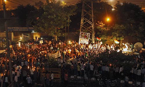 दिल्‍ली में तेज हुई आंदोलन की आंधी | उमड़ा जनसैलाब