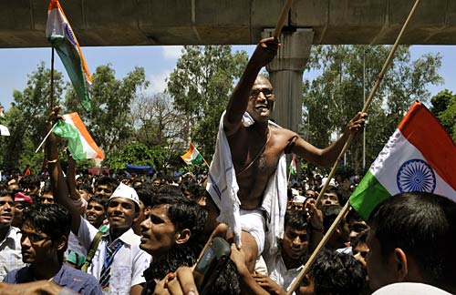 दिल्‍ली में तेज हुई आंदोलन की आंधी | उमड़ा जनसैलाब