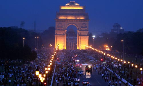 इंडिया गेट में जीत के जश्‍न में डूबे कई 'अन्‍ना' | मैं भी अन्‍ना...