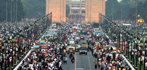 इंडिया गेट में जीत के जश्‍न में डूबे कई 'अन्‍ना' | मैं भी अन्‍ना...