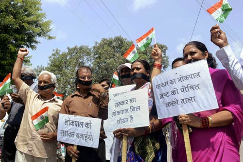 अन्‍ना के आंदोलन में कैसे-कैसे नारे... | फोटो: अलबेले समर्थक