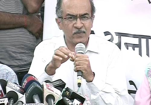 अन्‍ना ने किया सरकारी लोकपाल बिल का विरोध