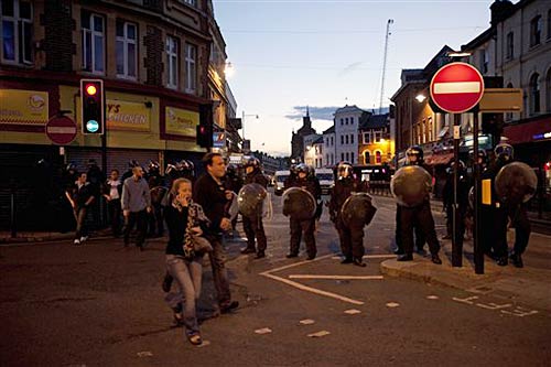 11 अगस्‍त 2011: तस्‍वीरों में देखें दिनभर की बड़ी खबरें | पढ़ें