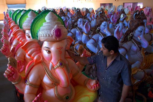 07 अगस्त 2011: तस्वीरों में देखें दिनभर की बड़ी खबरें | पढ़ें